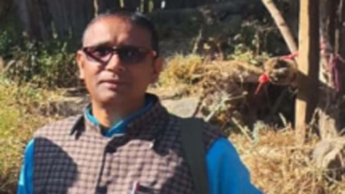 बड़ी खबर : उत्तराखण्ड के कोटद्वार में खाई में गिरी कार ,RSS के कार्यवाहक की हुई मौत। आखिर किसकी और कैसे ? Tap कर जाने